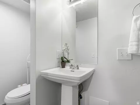 Bath - 175 N 700 E, Springville, UT 84663 photo 1 of 3