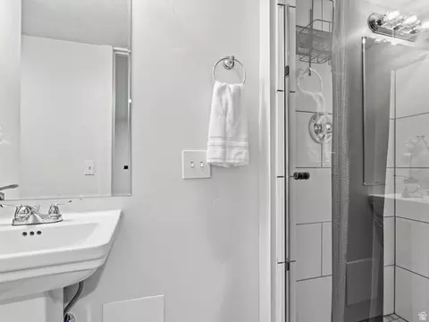 Bath - 175 N 700 E, Springville, UT 84663 photo 2 of 3