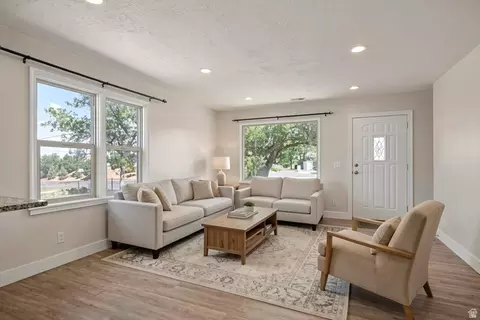895 W 400 N, Orem, UT 84057 photo 4
