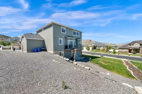 Exterior - 7112 N Golden Ct, Eagle Mountain, UT 84005 photo 7 of 8