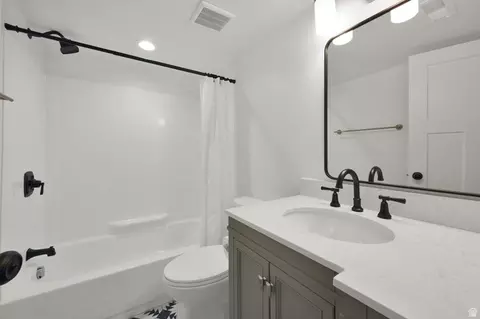 Bath - 7112 N Golden Ct, Eagle Mountain, UT 84005 photo 5 of 5