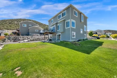 Exterior - 7112 N Golden Ct, Eagle Mountain, UT 84005 photo 5 of 8