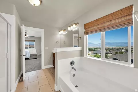 Bath - 7112 N Golden Ct, Eagle Mountain, UT 84005 photo 3 of 5