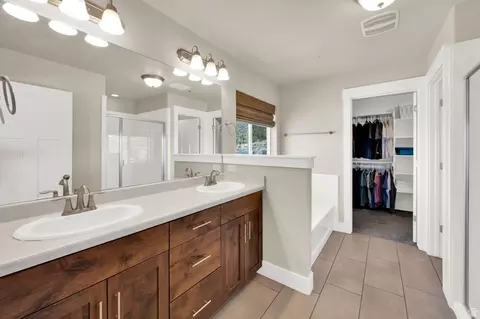 Bath - 7112 N Golden Ct, Eagle Mountain, UT 84005 photo 2 of 5