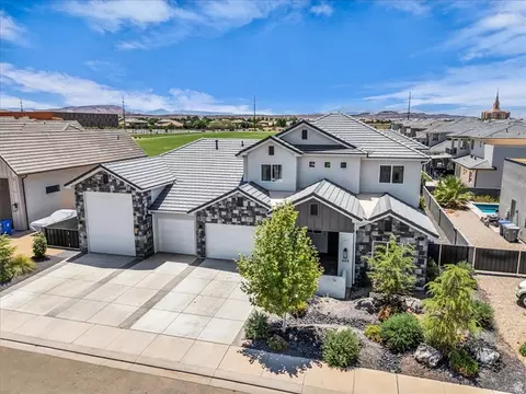 449 W Johann Cir, Washington, UT 84780