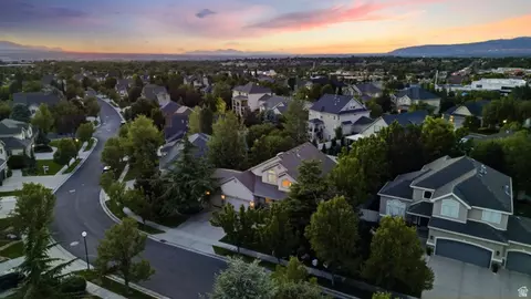 View/Area - 2035 E Quartzridge Dr, Sandy, UT 84092 photo 11 of 13