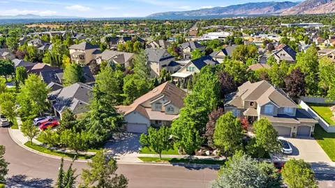 View/Area - 2035 E Quartzridge Dr, Sandy, UT 84092 photo 4 of 13