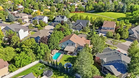View/Area - 2035 E Quartzridge Dr, Sandy, UT 84092 photo 8 of 13