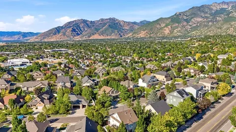 View/Area - 2035 E Quartzridge Dr, Sandy, UT 84092 photo 6 of 13