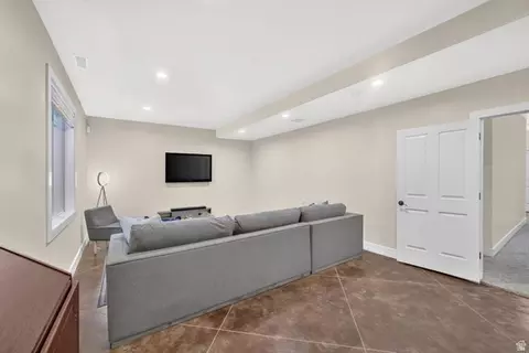 Living - 2035 E Quartzridge Dr, Sandy, UT 84092 photo 8 of 9