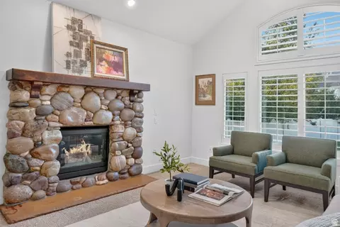 Living - 2035 E Quartzridge Dr, Sandy, UT 84092 photo 6 of 9