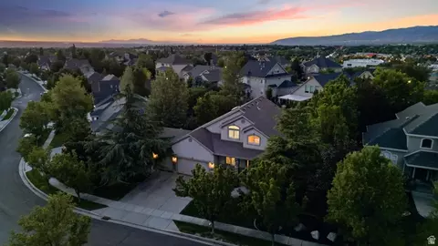 View/Area - 2035 E Quartzridge Dr, Sandy, UT 84092 photo 12 of 13