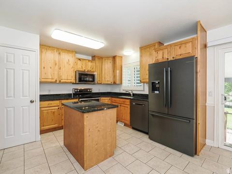 Kitchen - 960 E North Fork Cir S, Sandy, UT 84094 photo 1 of 4