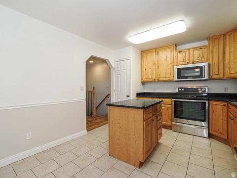 Kitchen - 960 E North Fork Cir S, Sandy, UT 84094 photo 2 of 4