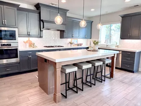 Kitchen - 429 E Treasure Rd, Washington, UT 84780 photo 1 of 2