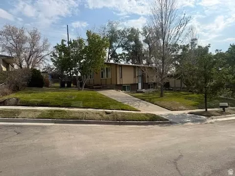 Exterior - 173 Durdham Ln, Sandy, UT 84070 photo 7 of 8