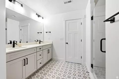 Bath - 4646 S Alder Dr #223, Mapleton, UT 84664 photo 1 of 2
