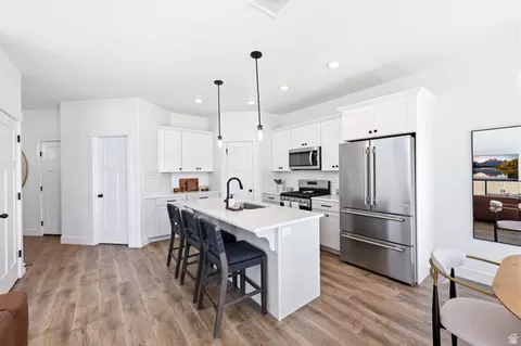 Kitchen - 4646 S Alder Dr #223, Mapleton, UT 84664 photo 2 of 3