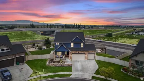 2352 W Island Dr, Kaysville, UT 84037