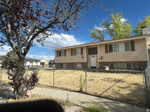 3849 W Farthington Cir, West Jordan, UT 84088