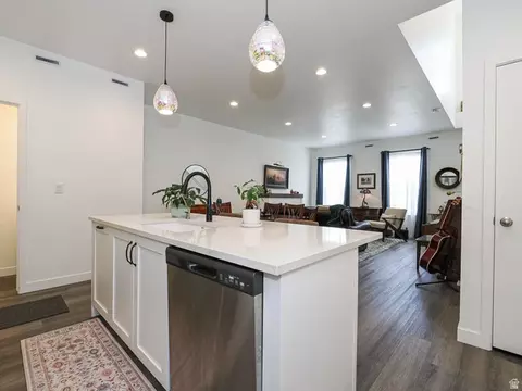 Kitchen - 520 S Orchard Dr E # 3, Bountiful, UT 84010 photo 3 of 4