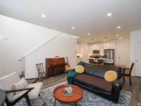 Living - 520 S Orchard Dr E # 3, Bountiful, UT 84010 photo 3 of 4