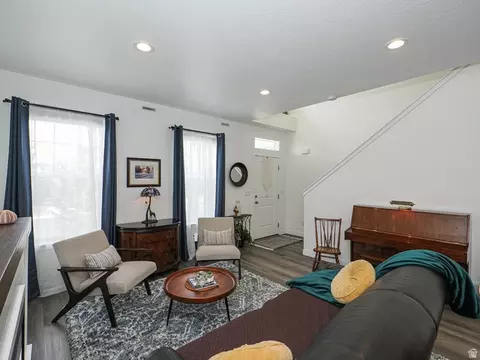 Living - 520 S Orchard Dr E # 3, Bountiful, UT 84010 photo 4 of 4