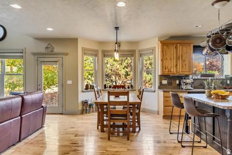Dining - 273 E Park View Cir, Bountiful, UT 84010 photo 1 of 2