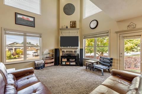 Living - 273 E Park View Cir, Bountiful, UT 84010 photo 1 of 3