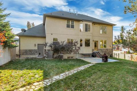 Exterior - 273 E Park View Cir, Bountiful, UT 84010 photo 3 of 4