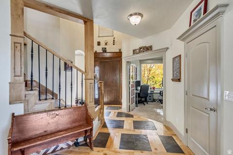 Entry Way - 273 E Park View Cir, Bountiful, UT 84010 photo 2 of 3
