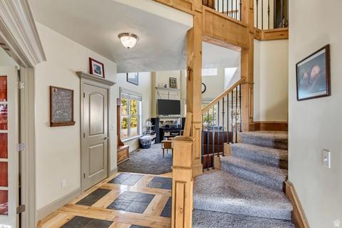 Entry Way - 273 E Park View Cir, Bountiful, UT 84010 photo 1 of 3