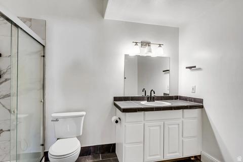 Bath - 273 E Park View Cir, Bountiful, UT 84010 photo 5 of 9