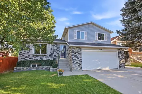 734 E Sandy Dunes Dr, Sandy, UT 84094 photo 1