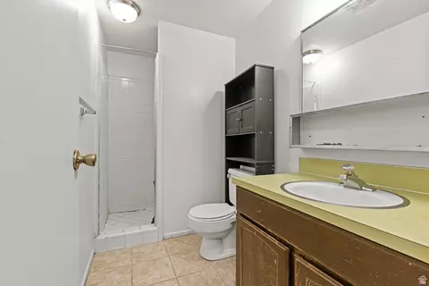 Bath - 711 S 1600 E #C2, Clearfield, UT 84015 photo 4 of 4