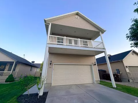 1518 E Shadow Dr, Eagle Mountain, UT 84005 photo 1