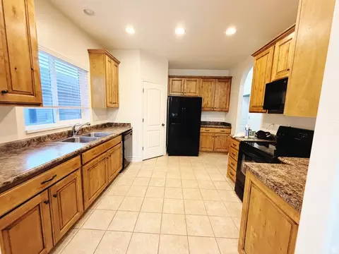 1518 E Shadow Dr, Eagle Mountain, UT 84005 photo 7