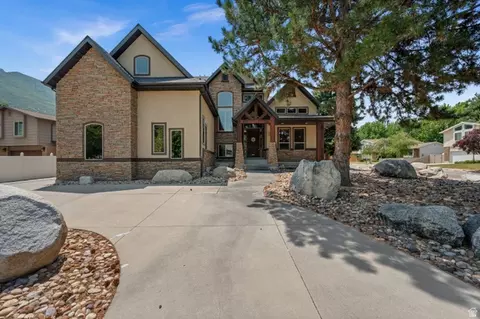 3480 E Macintosh Cir, Cottonwood Heights, UT 84121