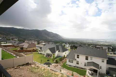 635 E Mountain Rd N, North Ogden, UT 84414 photo 2