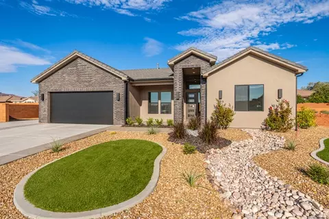 525 Serenity Cir #8, Ivins, UT 84738
