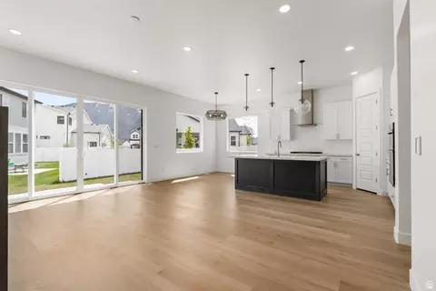 43 S Crimson Way #311, Mapleton, UT 84664 photo 4