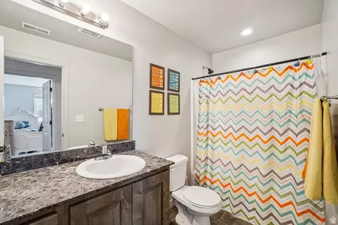 Bath - 203 N 1900 W, Mapleton, UT 84664 photo 2 of 4