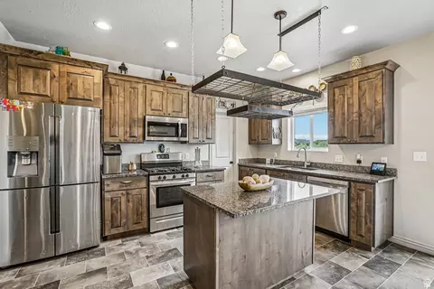 Kitchen - 203 N 1900 W, Mapleton, UT 84664 photo 1 of 4