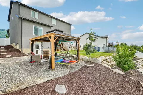 Exterior - 203 N 1900 W, Mapleton, UT 84664 photo 4 of 6
