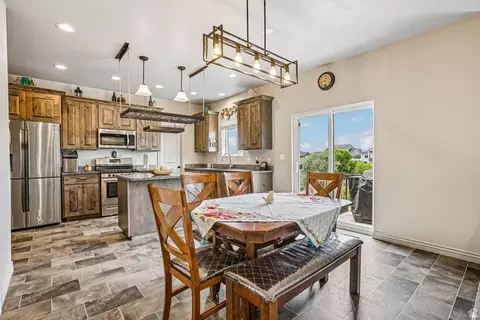 Dining - 203 N 1900 W, Mapleton, UT 84664 photo 1 of 1