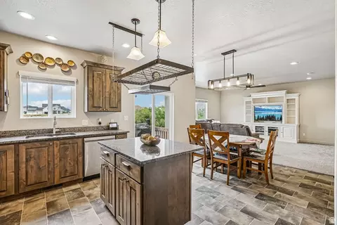 Kitchen - 203 N 1900 W, Mapleton, UT 84664 photo 4 of 4