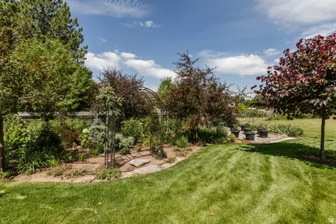 Exterior - 721 S 500 E, Providence, UT 84332 photo 11 of 20