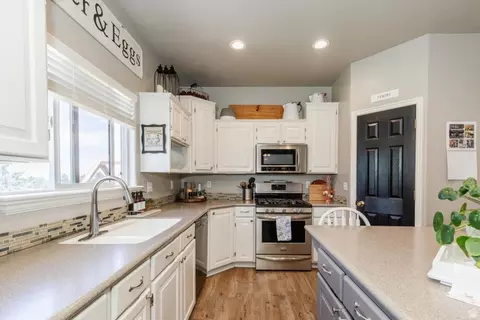Kitchen - 721 S 500 E, Providence, UT 84332 photo 3 of 4