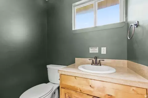 Bath - 2212 S 450 W, Perry, UT 84302 photo 1 of 4