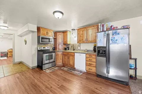 Kitchen - 2212 S 450 W, Perry, UT 84302 photo 3 of 4